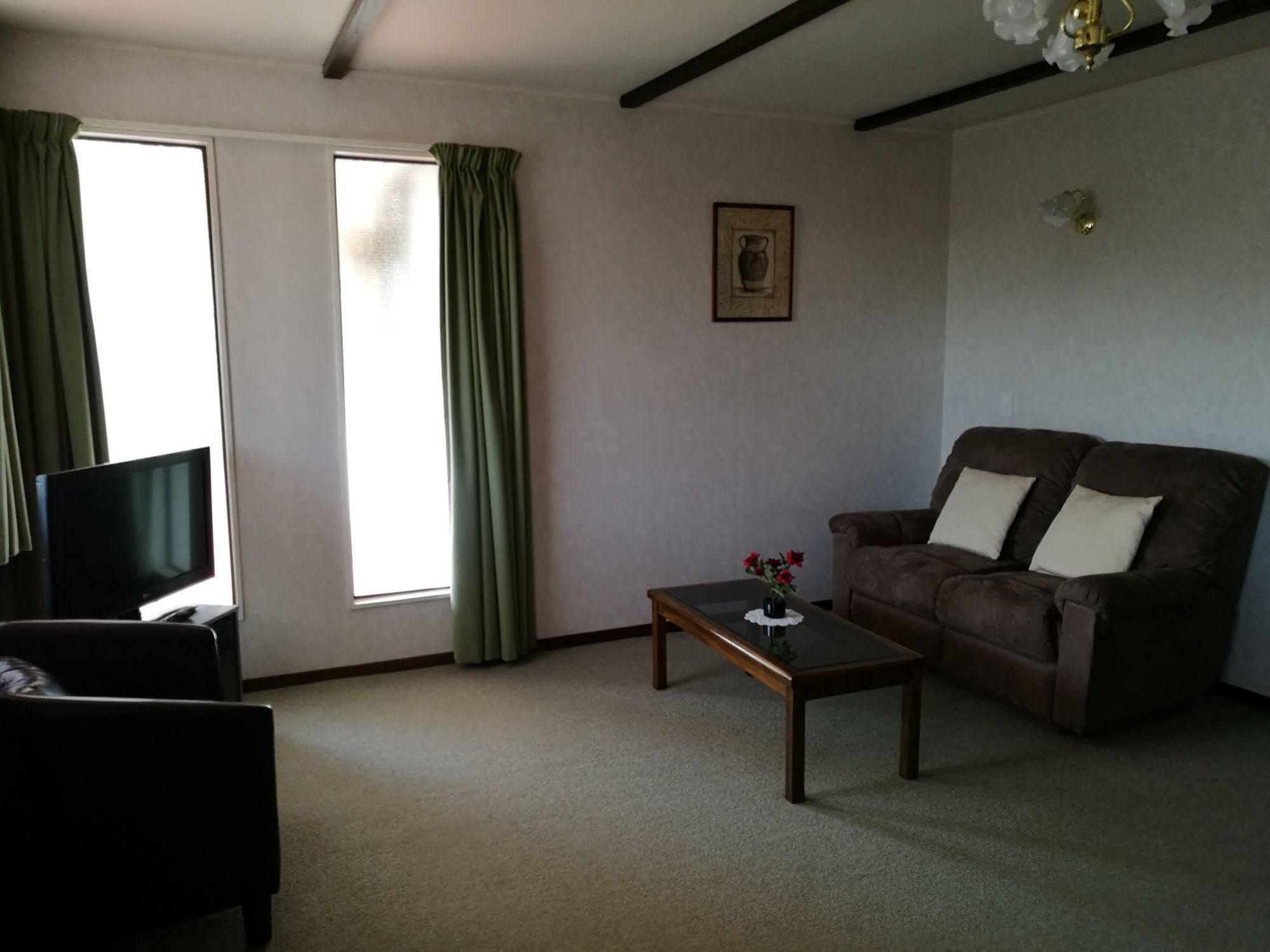 Hacienda Motel อินเวอร์คาร์กิลล์ ภายนอก รูปภาพ