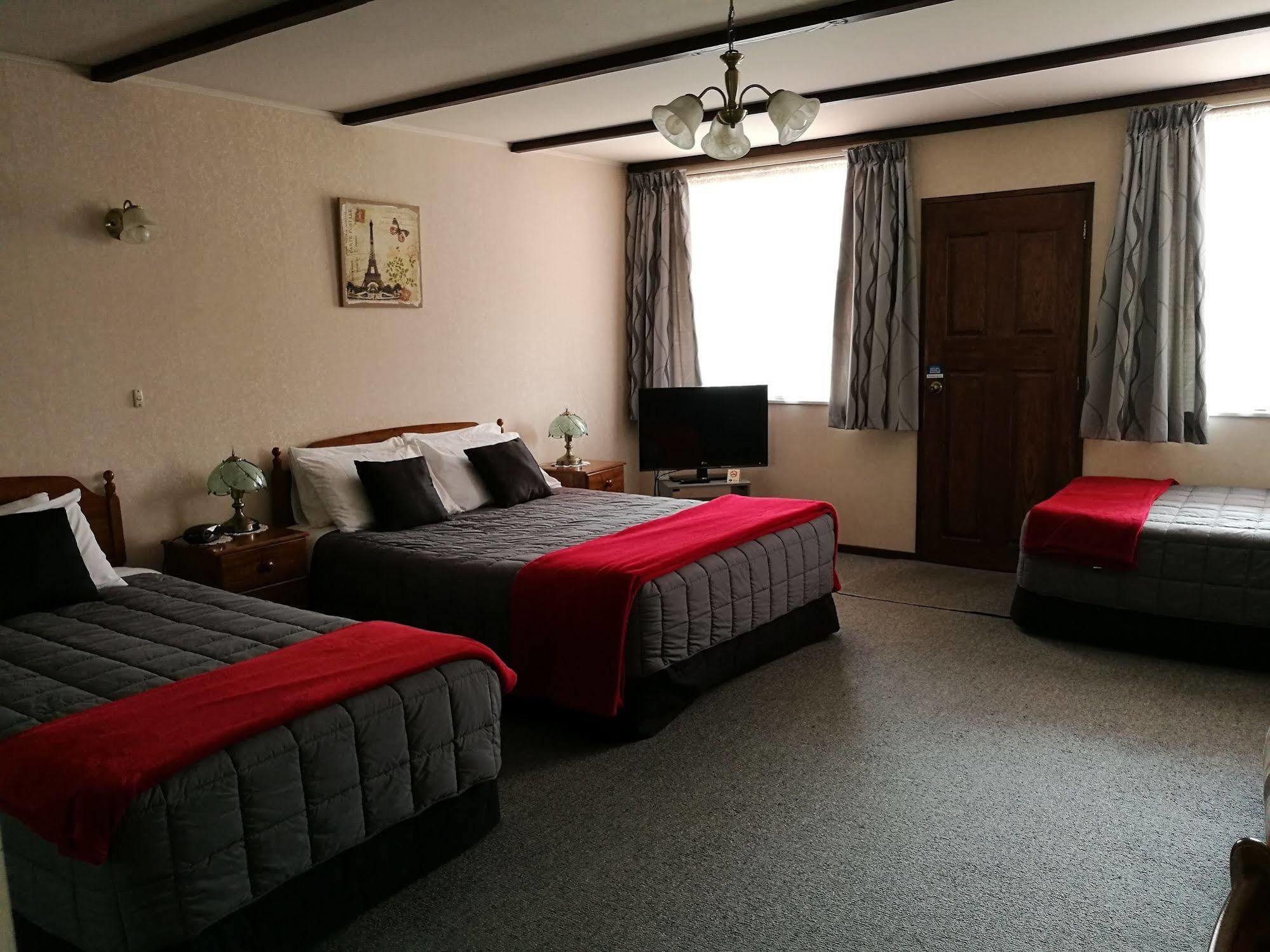 Hacienda Motel อินเวอร์คาร์กิลล์ ภายนอก รูปภาพ