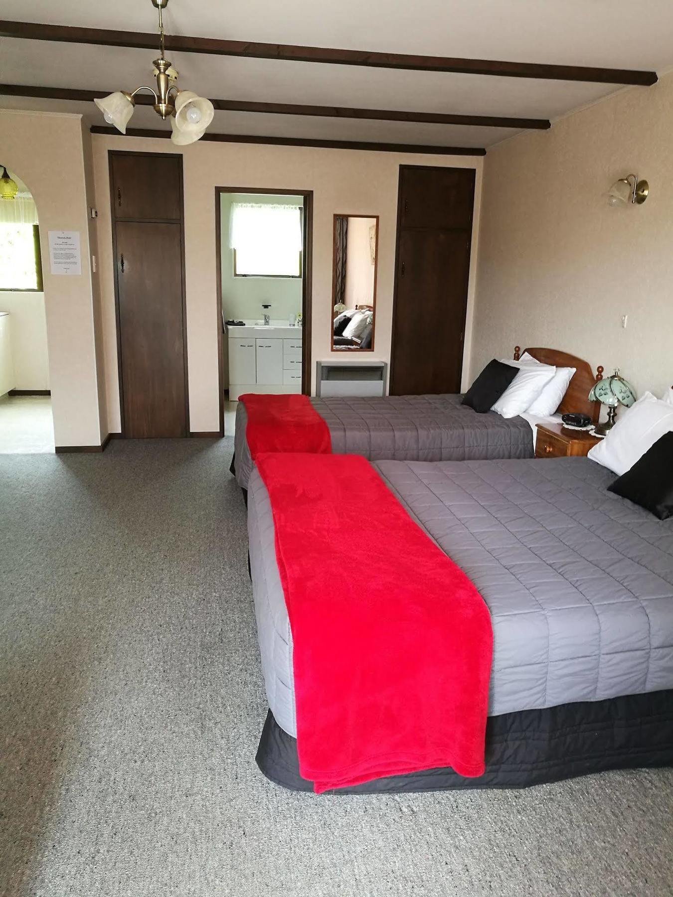 Hacienda Motel อินเวอร์คาร์กิลล์ ภายนอก รูปภาพ